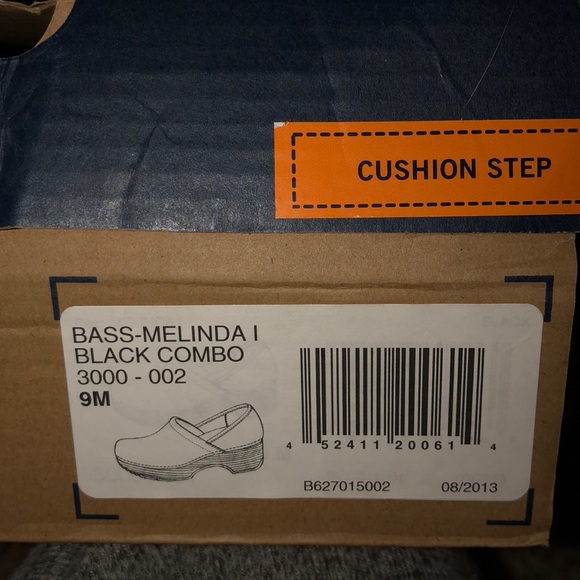 Clogs - Picture 2 of 2